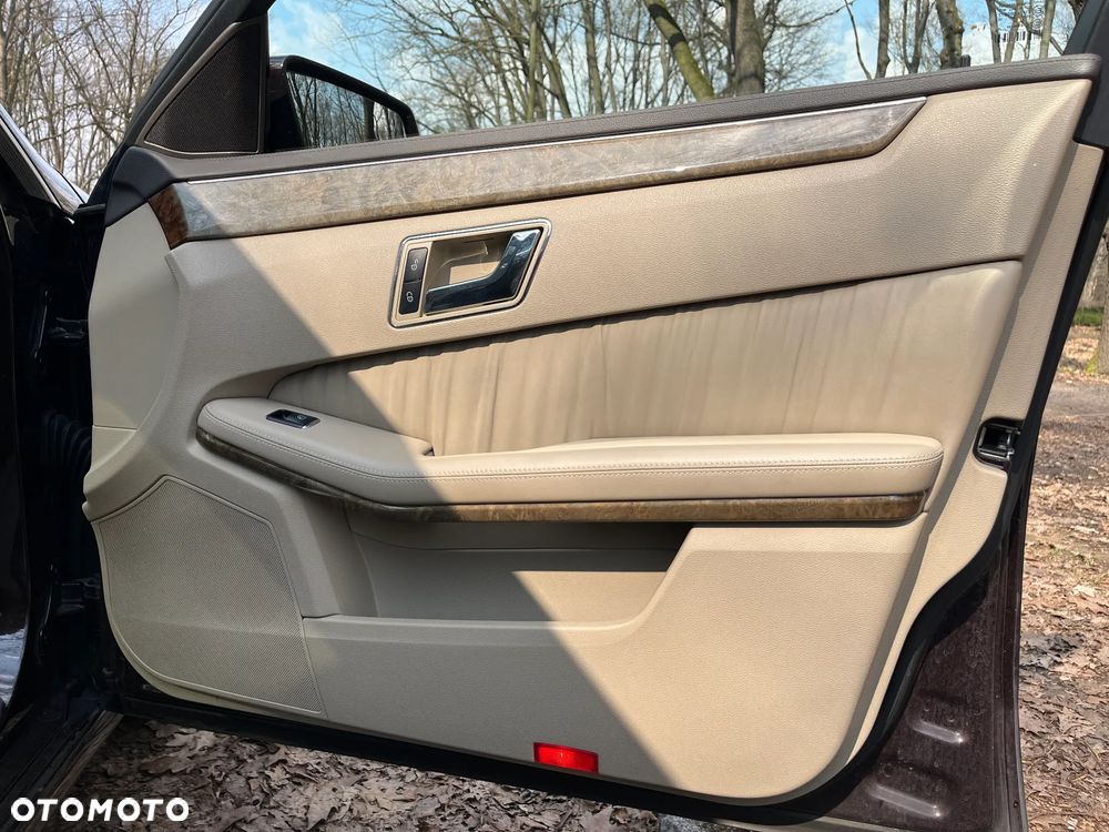 Mercedes-Benz Klasa E 350 CGI BlueEFFICIENCY Elegance - 16