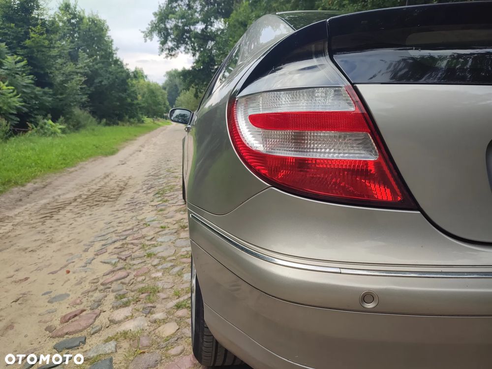 Mercedes-Benz Klasa C 220 CDI Sportcoupe Automatik - 13