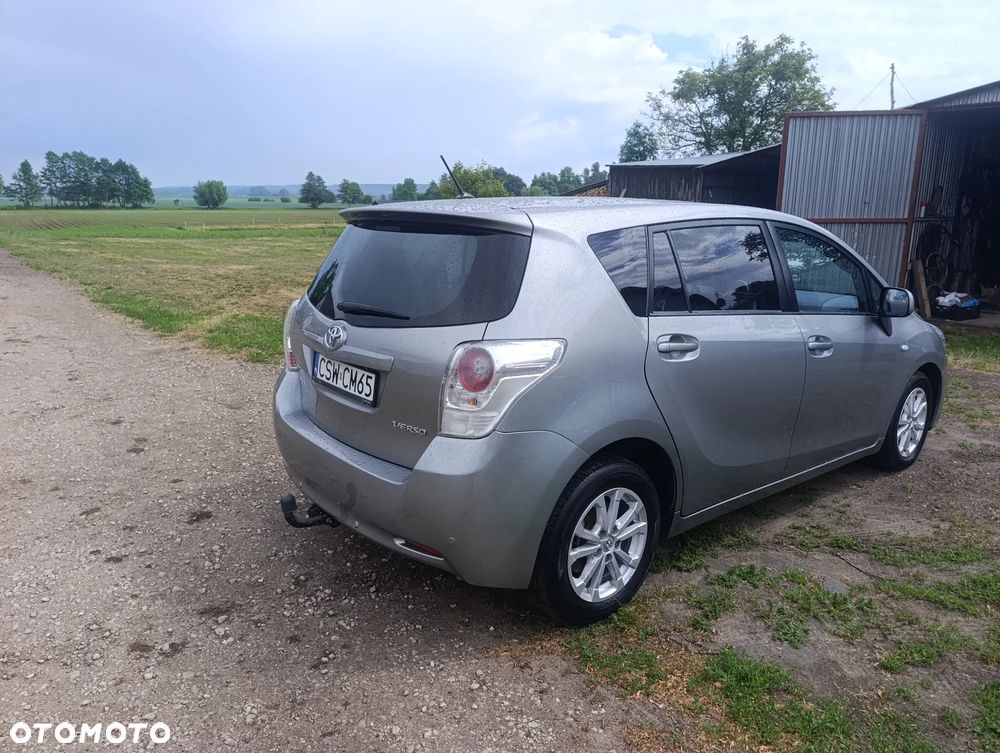 Toyota Verso 2.0 D-4D Sol - 2