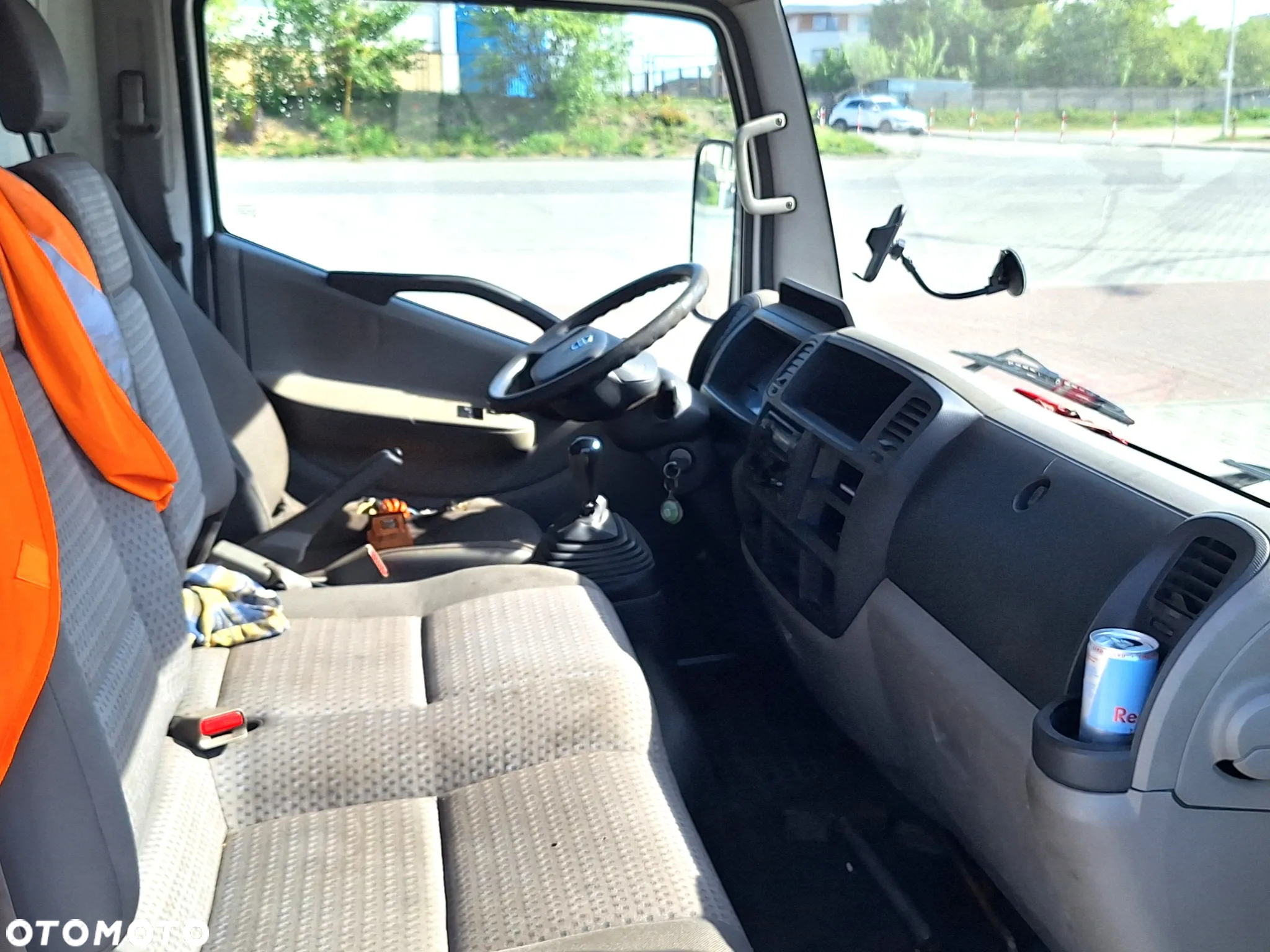 Nissan CABSTAR - 11