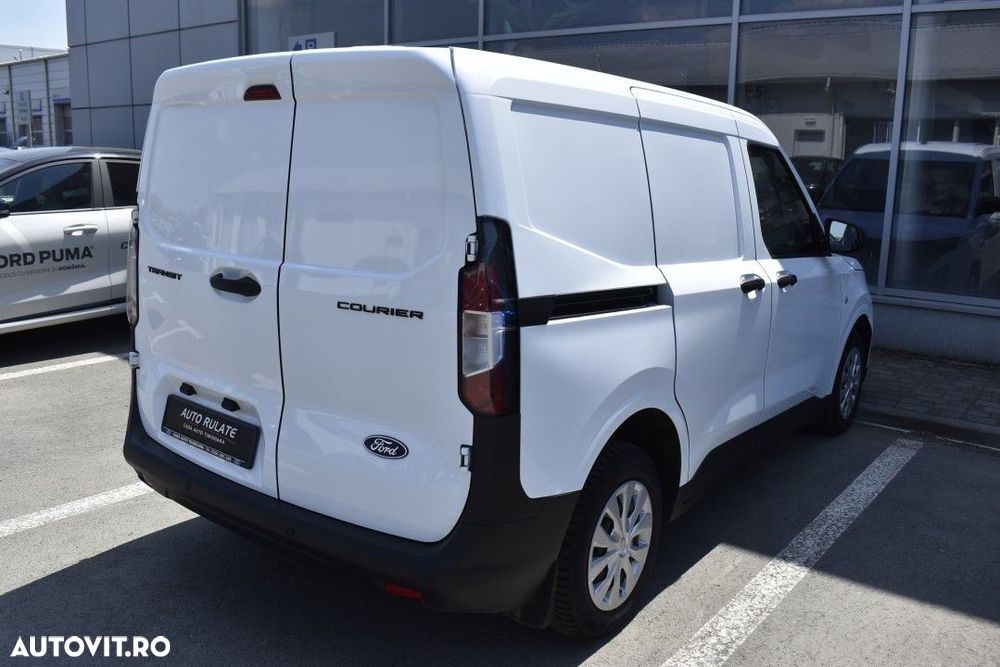 Ford Transit Courier - 9