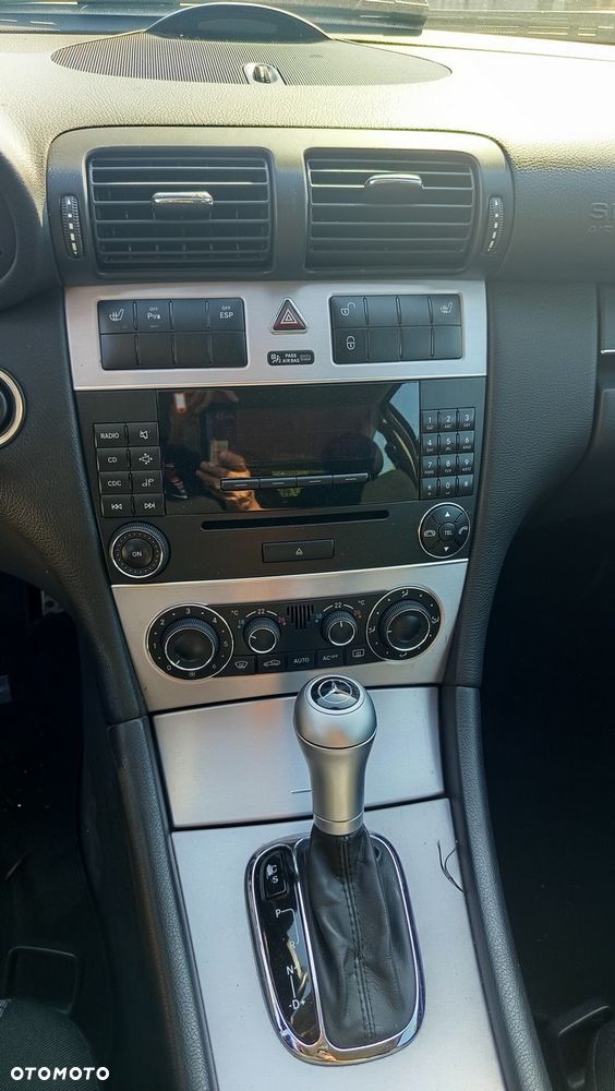 Mercedes-Benz Klasa C 180 Kompressor Automatik Sport Edition - 14