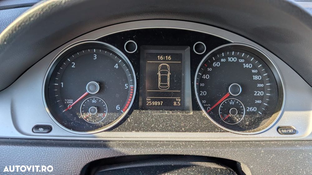 Volkswagen Passat 2.0TDI Comfortline DPF DSG - 6