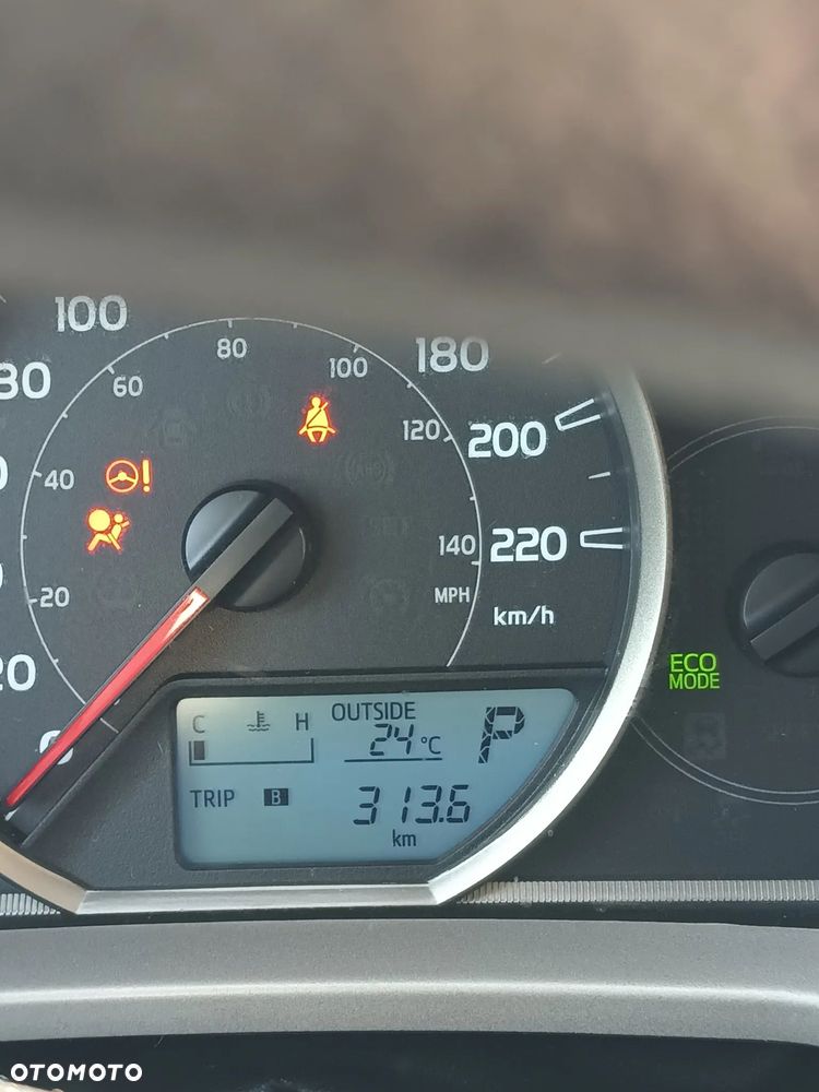 Toyota RAV4 2.5 XLE - 7