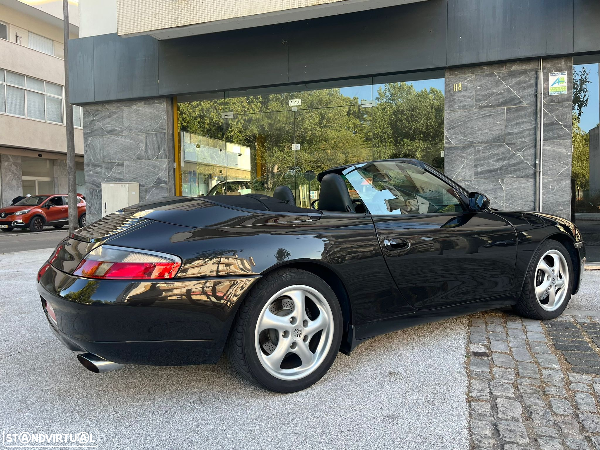 Porsche 911 (996) Carrera Cabrio - 26