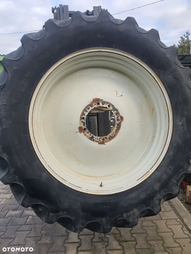 New Holland Case FELGA tył 16x46 480/80 R46 - 2