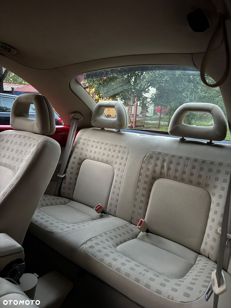 Volkswagen New Beetle 2.0 - 13