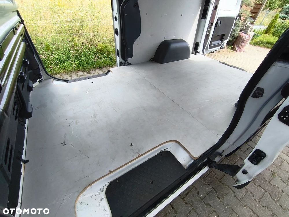 Renault Trafic - 14