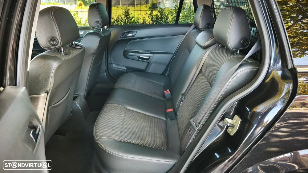 Opel Astra 1.7 CDTi Cosmo - 42