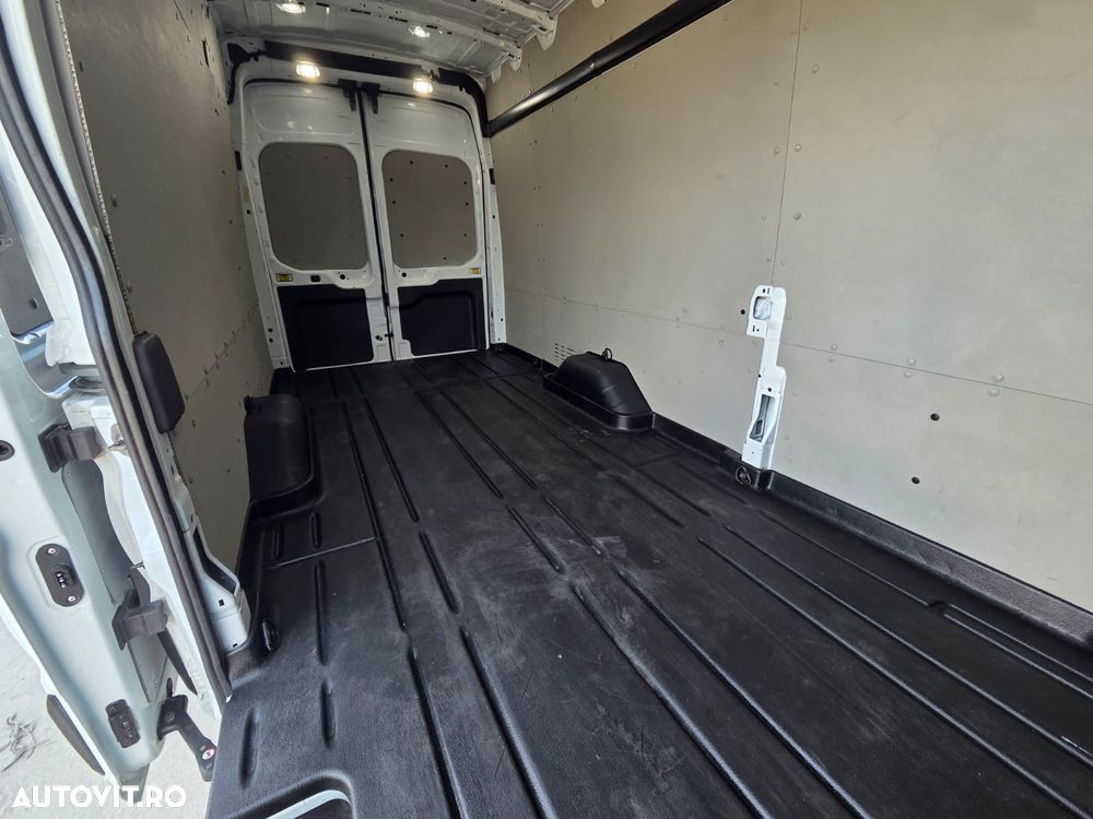 Ford New Transit L4H3 - 18