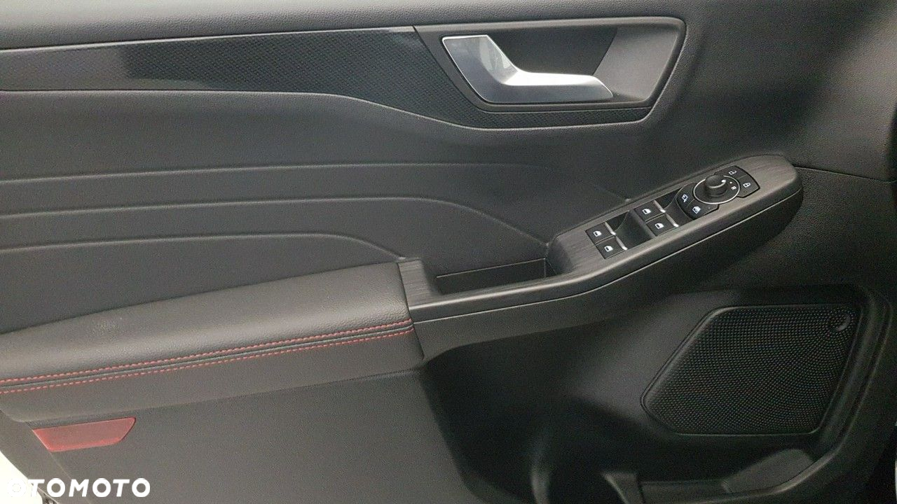 Ford Kuga - 25