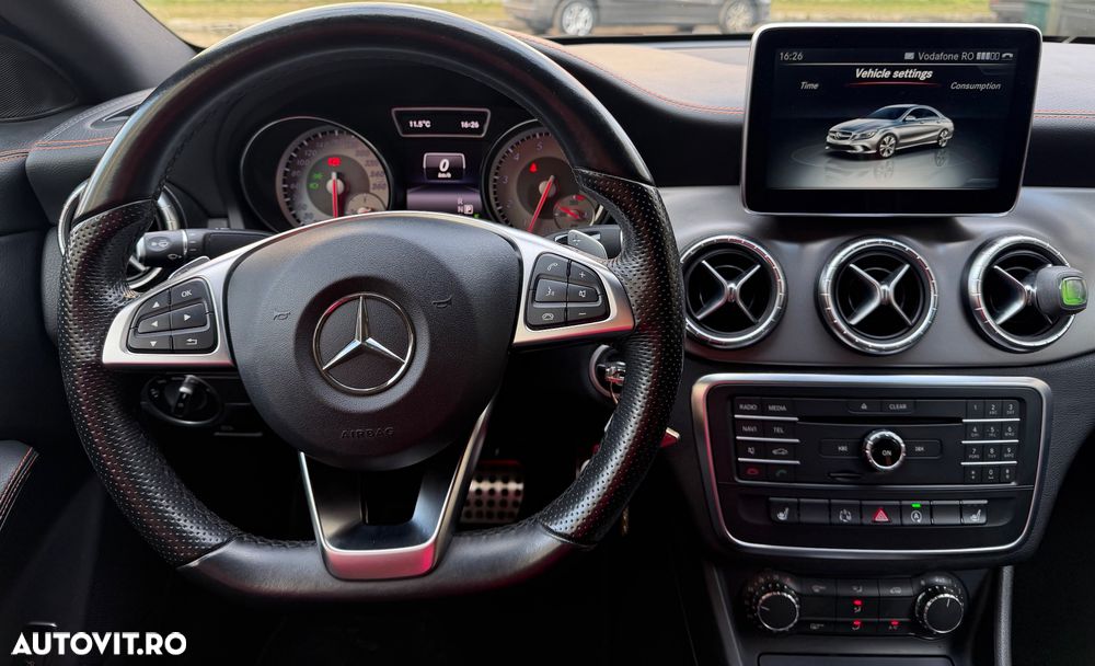 Mercedes-Benz CLA 180 7G-DCT Orange Art Edition - 2