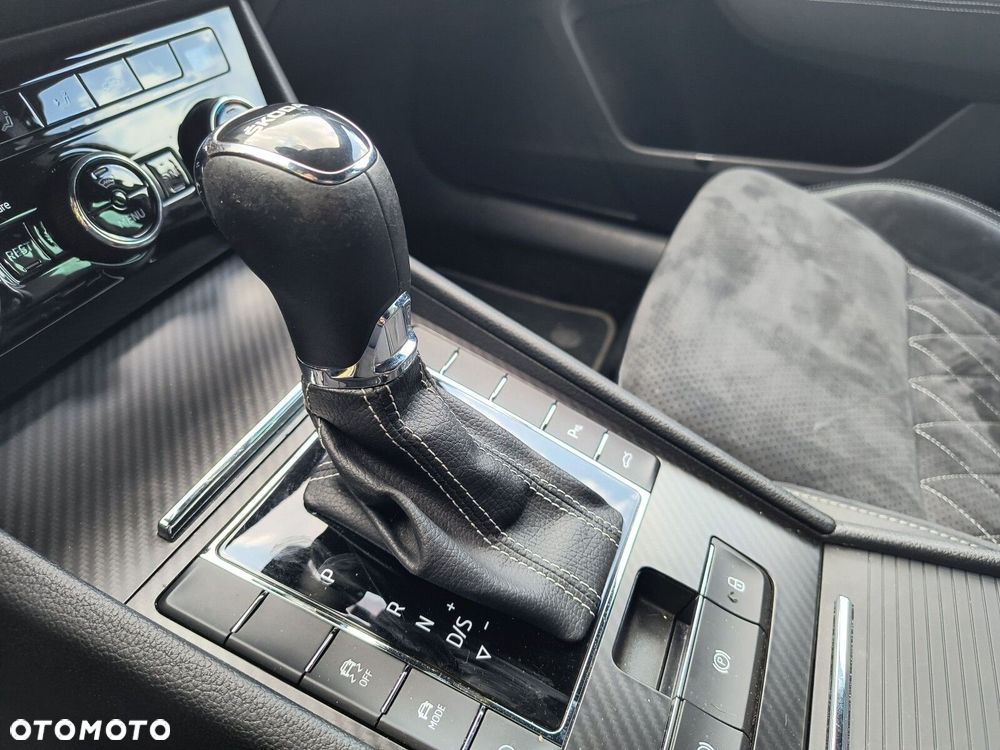 Skoda Superb 2.0 TDI SCR Sportline DSG - 21