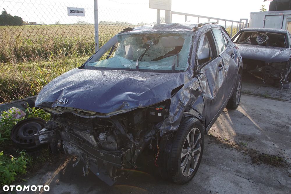 Auto na części - Kia Stonic 1.0 T-GDI 120 KM G3LC M6CF1 EU3 2019R Silnik Skrzynia Drzwi Zderzak Lampa Lusterko Klamka Szyba Deska Kokpit Sterownik Moduł Czujnik Licznik Wyświetlacz Panel Kierownica - 8