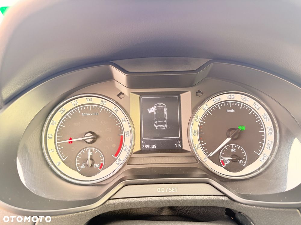 Skoda Octavia 2.0 TDI 4x4 DSG Scout - 39