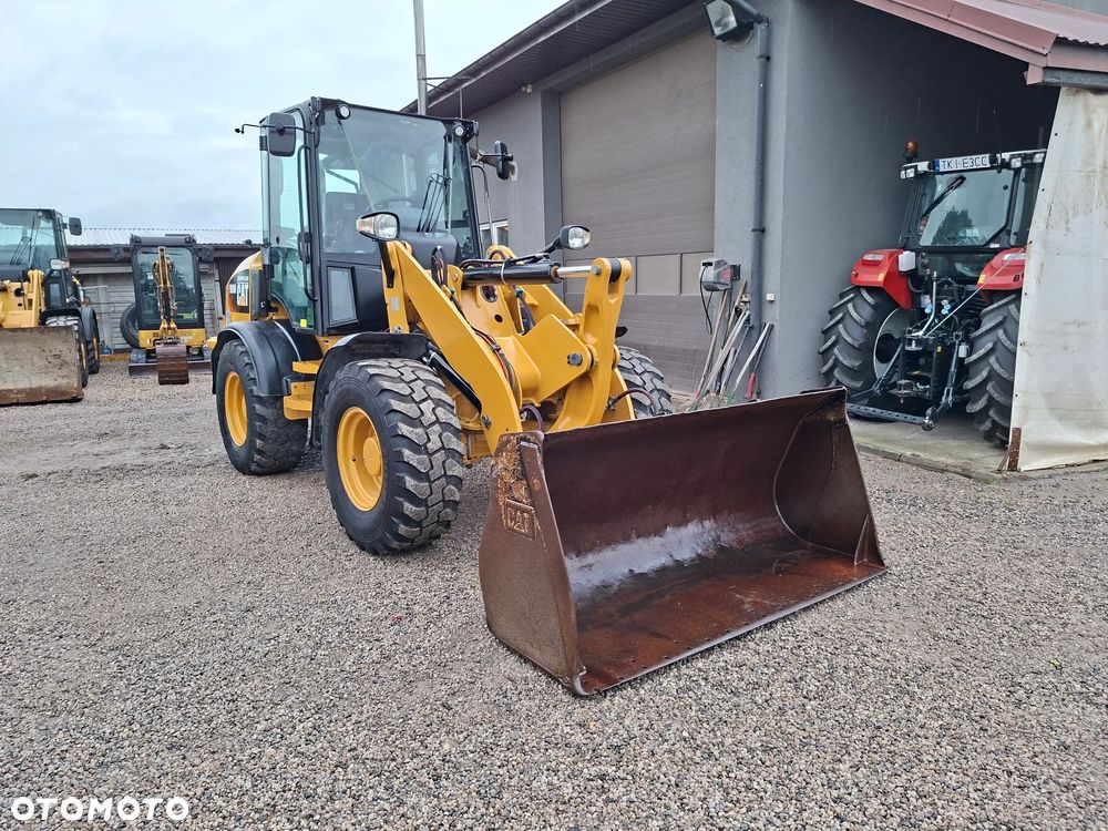 Caterpillar CAT 908 M - 12