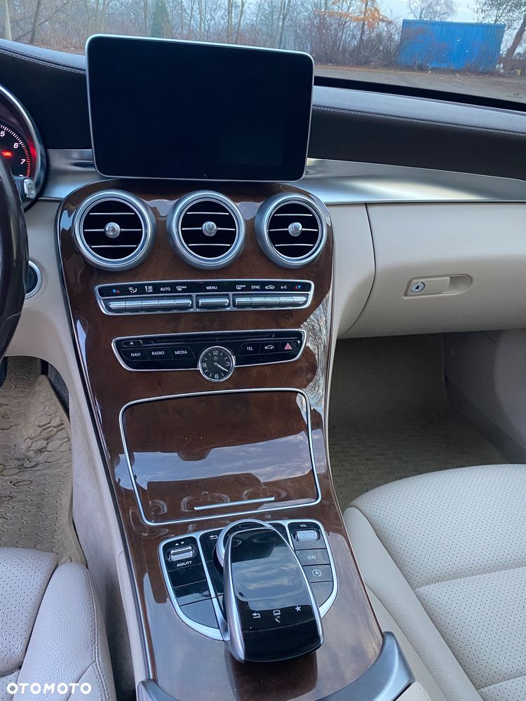Mercedes-Benz Klasa C 300 7G-TRONIC Exclusive - 18