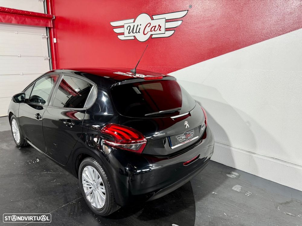 Peugeot 208 1.2 PureTech Style - 32