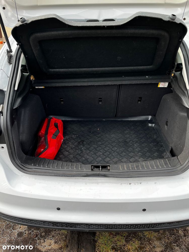 Ford Focus 2.0 16V Style - 11