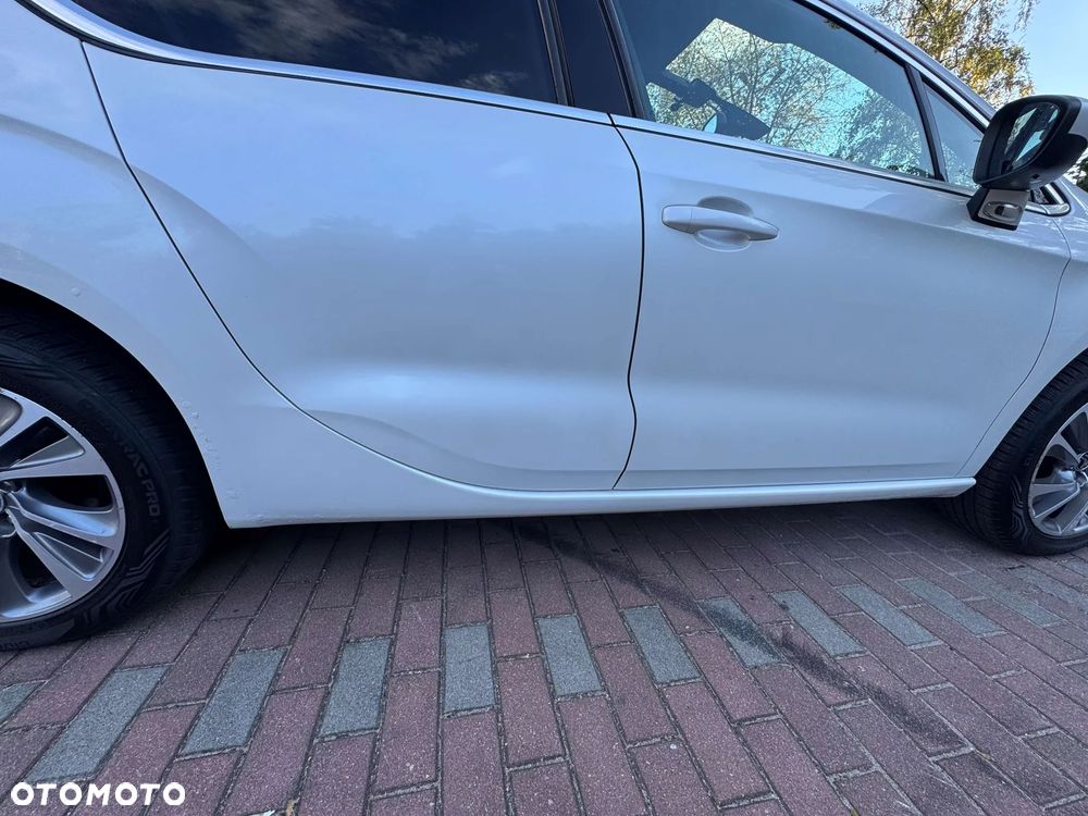 Citroën DS4 1.6 e-HDi SoChic MCP - 13