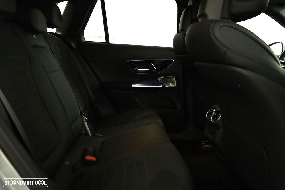 Mercedes-Benz GLC 300 de 4Matic 9G-TRONIC AMG Line Advanced - 24