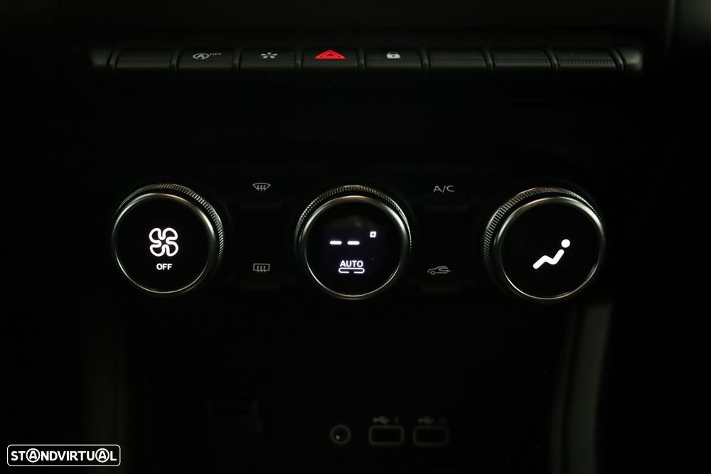 Renault Captur 1.0 TCe Techno Bi-Fuel - 11