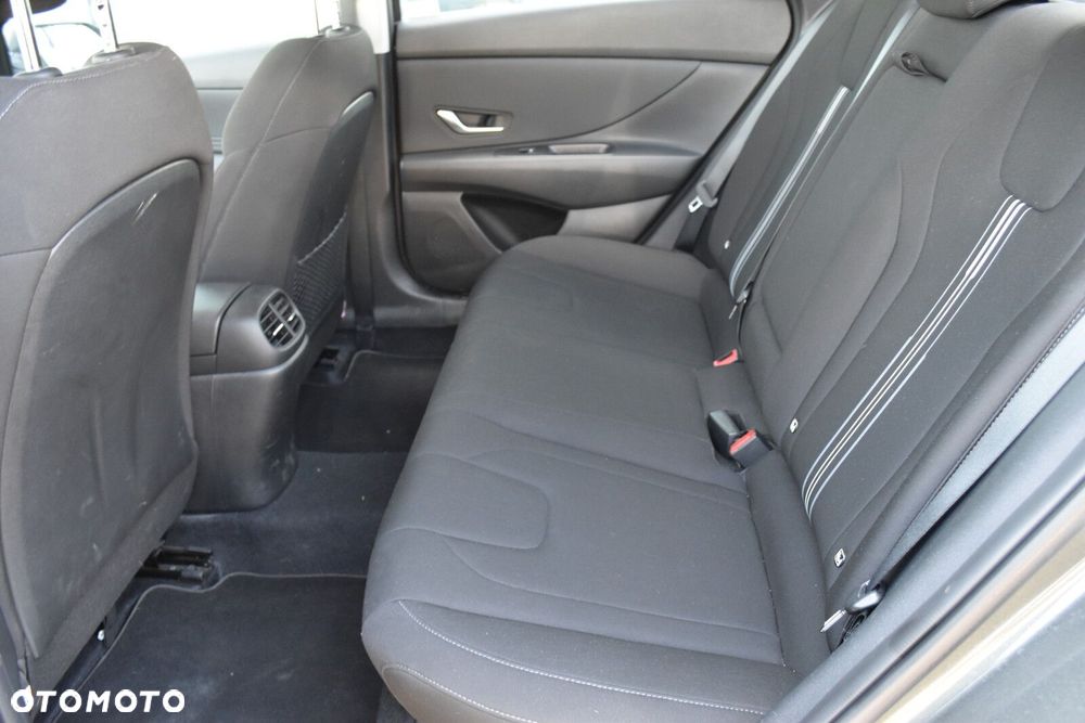Hyundai Elantra 1.6 Smart - 27