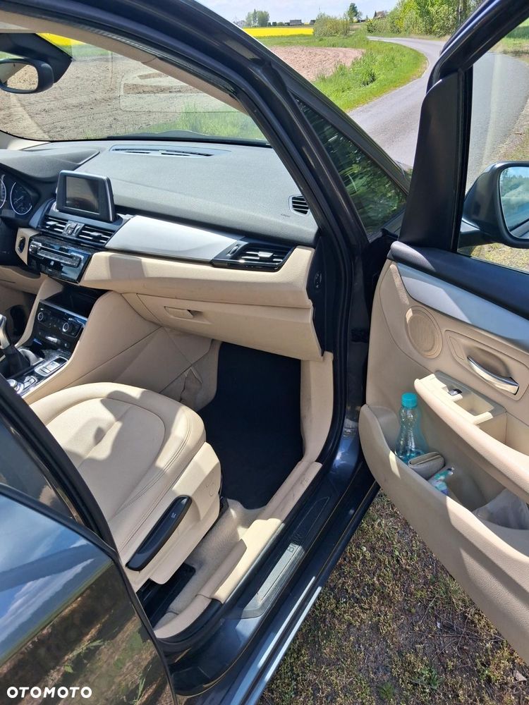 BMW Seria 2 216d - 6