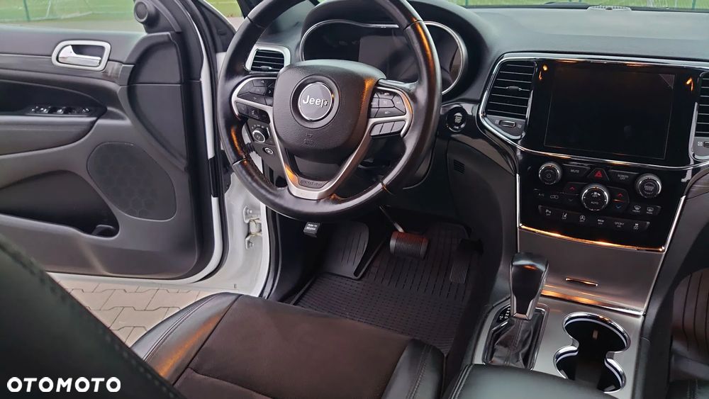 Jeep Grand Cherokee - 15