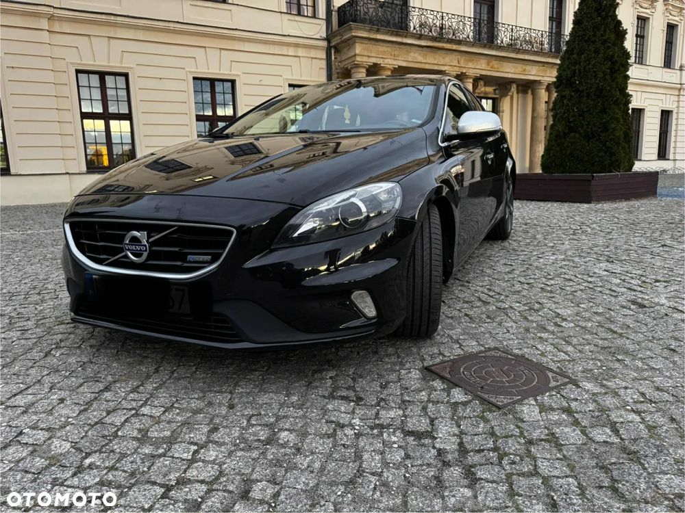 Volvo V40 D3 R-Design - 1