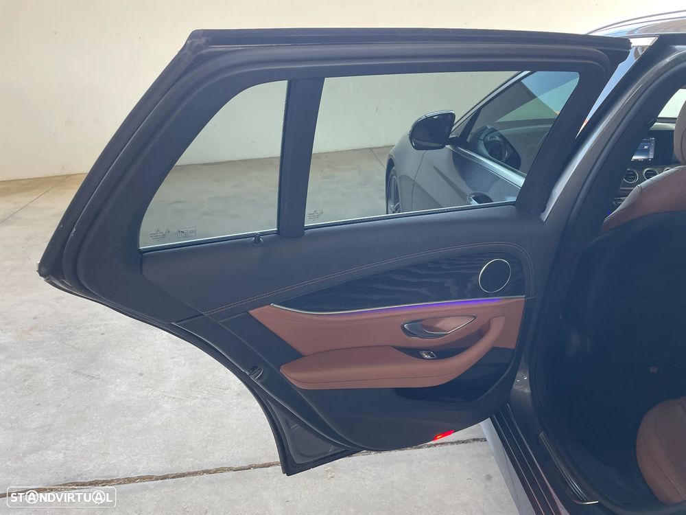 Mercedes-Benz E 220 d 4Matic 9G-TRONIC AMG Line - 11