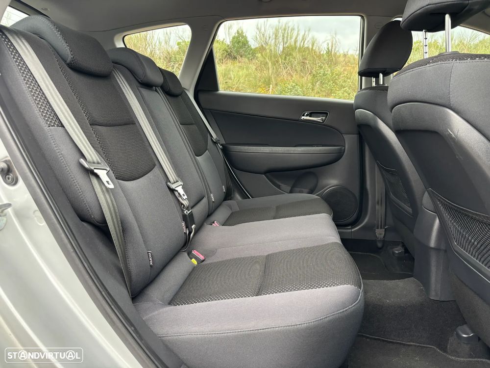 Hyundai i30 CW 1.6 CRDi STyle - 23