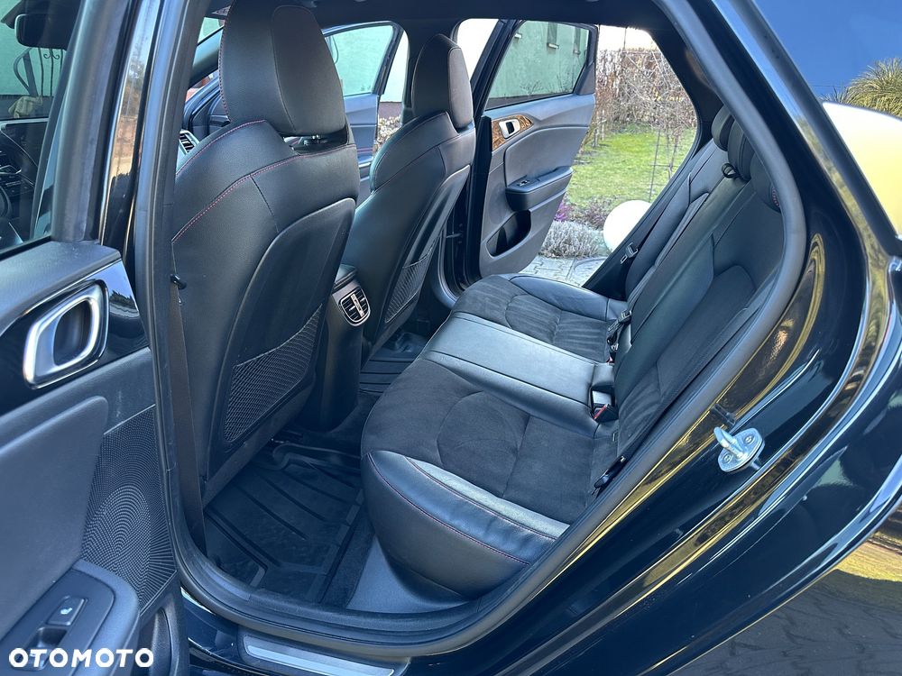 Kia ProCeed 1.6 T-GDI GT - 19