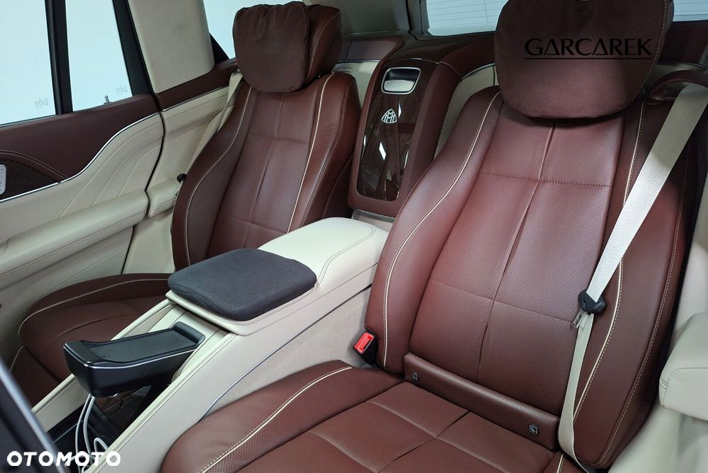 Mercedes-Benz GLS - 21