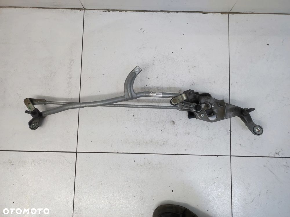 SILNICZEK MECHANIZM WYCIERACZEK EU PRZÓD MERCEDES E KLASA W213 213