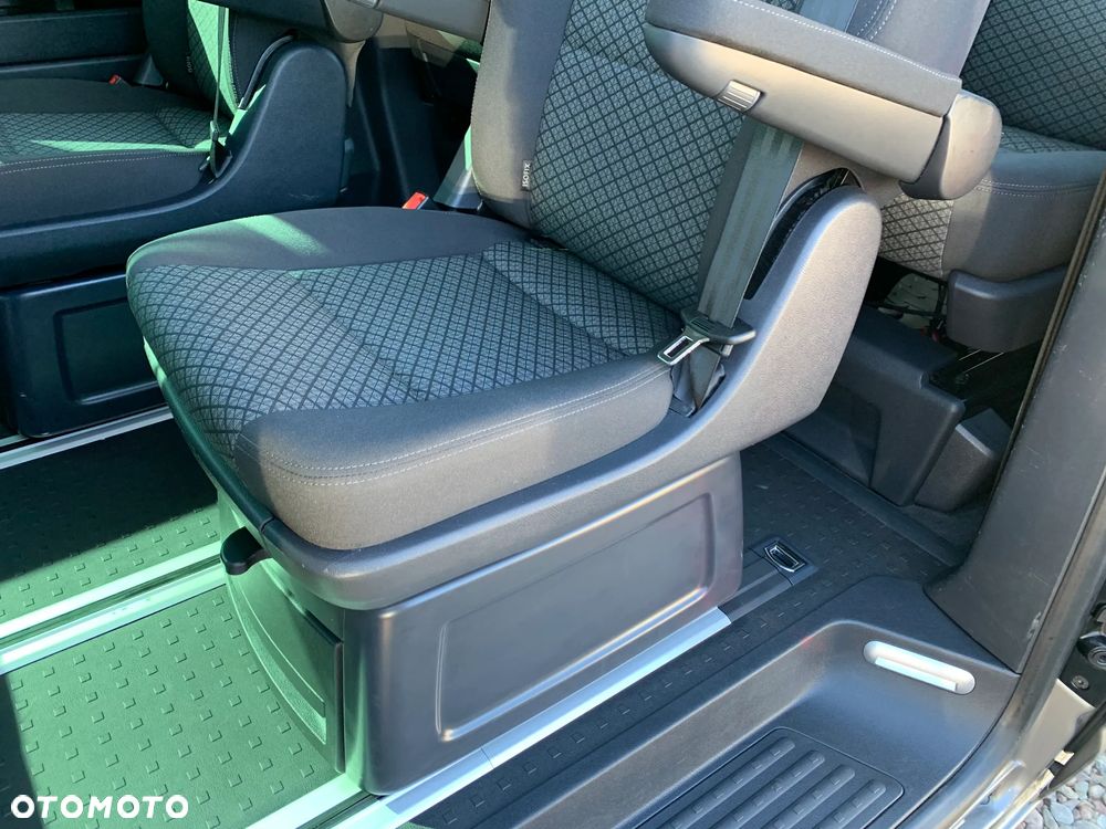 Volkswagen Multivan - 36