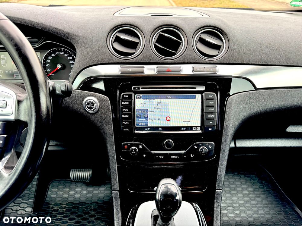 Ford S-Max - 12