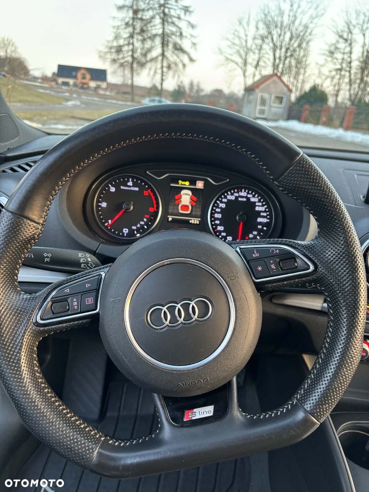 Audi A3 Sportback 2.0 TDI (clean diesel) quattro S tronic S line Sportpaket - 4