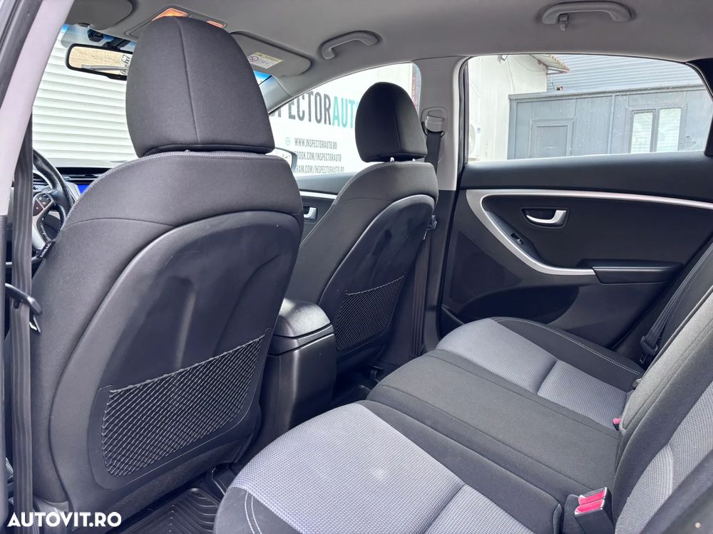 Hyundai i30 blue 1.4 Trend - 26