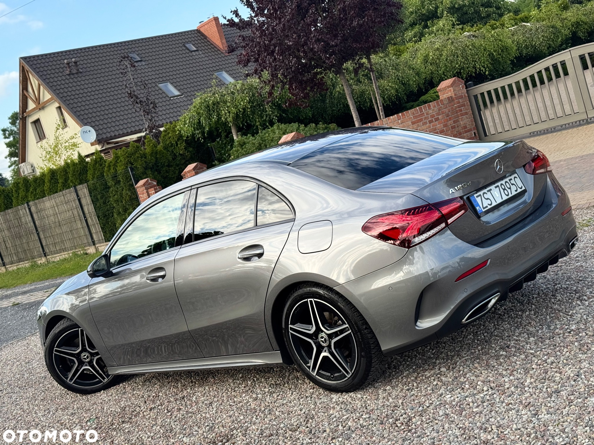 Mercedes-Benz Klasa A 180 d 7G-DCT AMG Line - 36