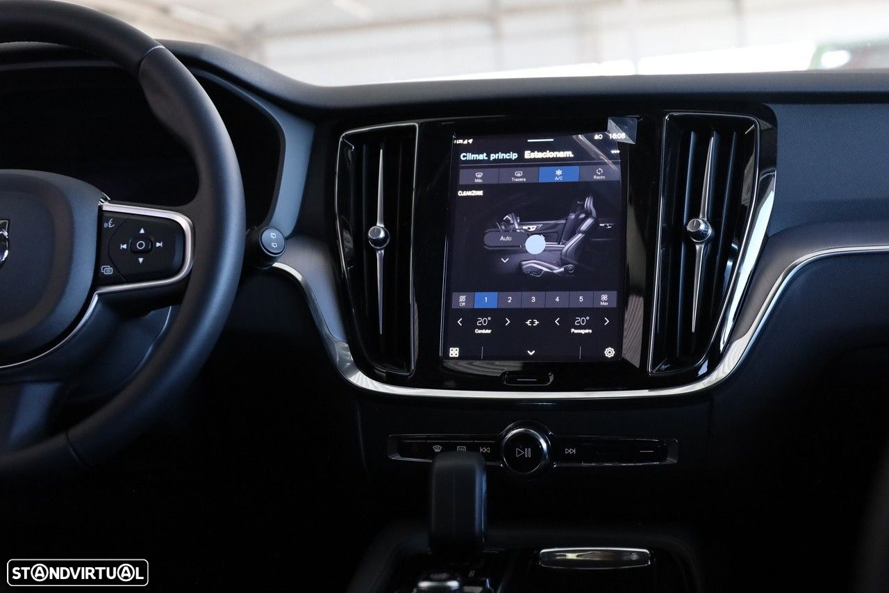 Volvo V60 2.0 T6 AWD TE Core - 14
