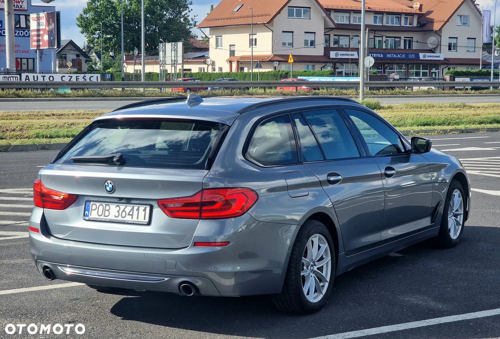 BMW Seria 5 525d Sport Line - 8