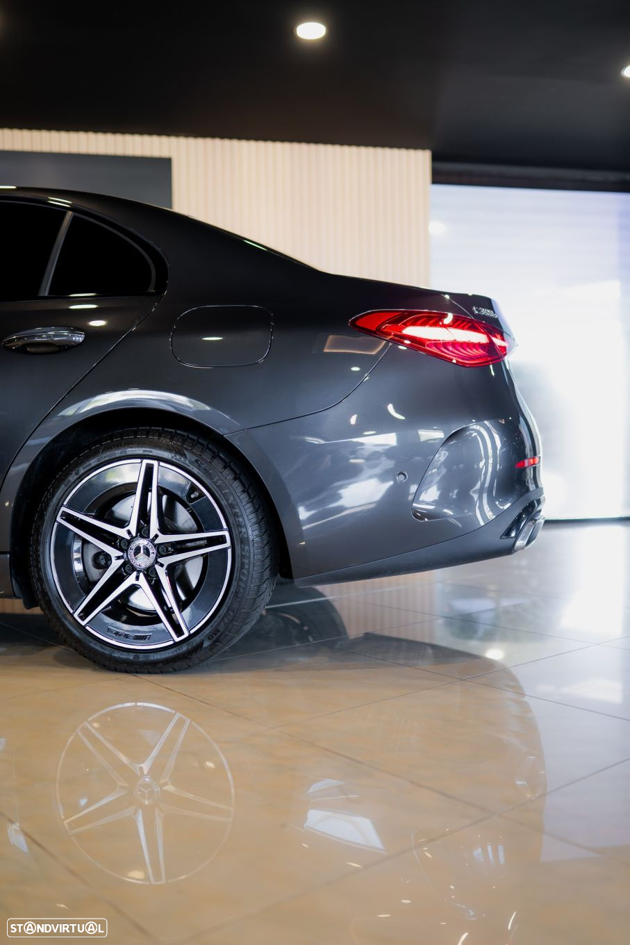 Mercedes-Benz C 300 e AMG Line - 16