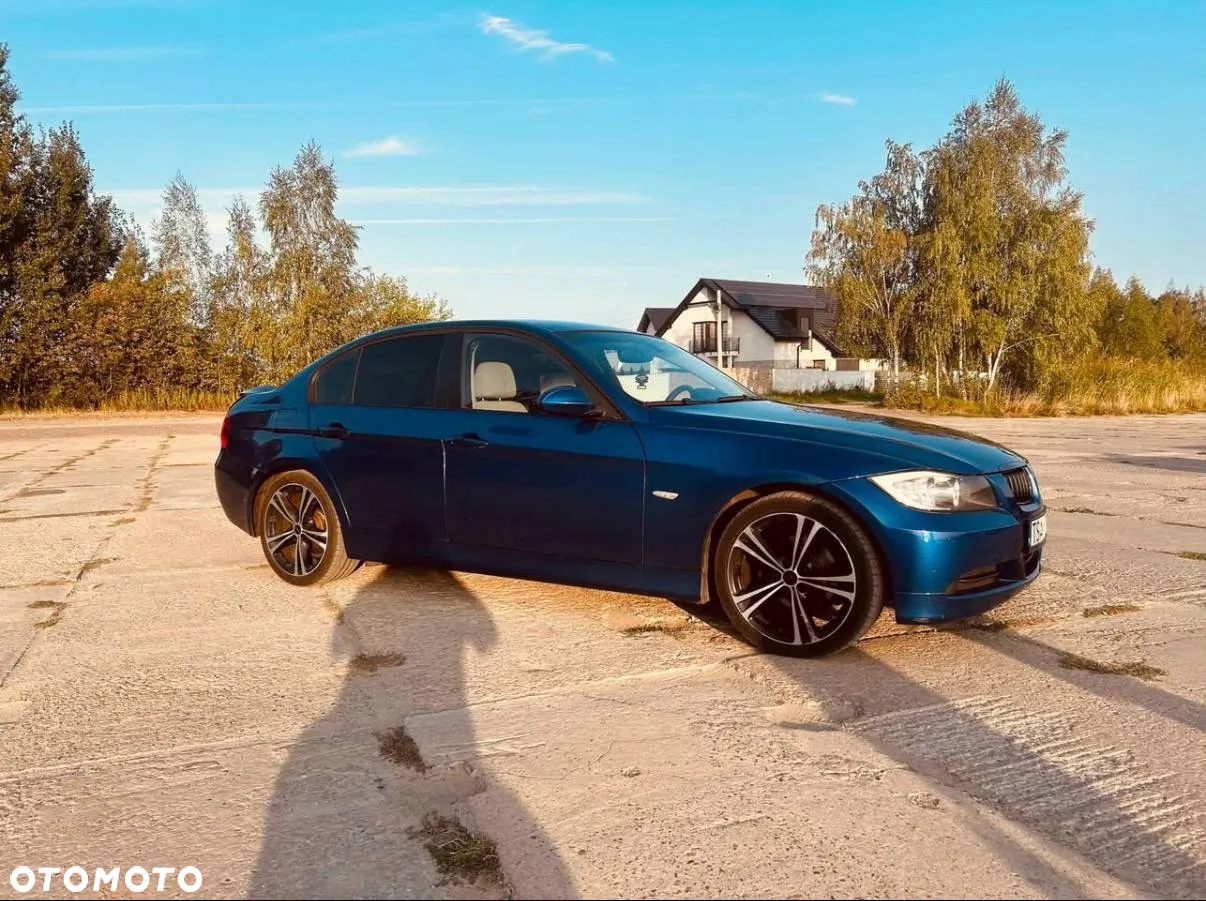 BMW Seria 3 318i Touring - 5