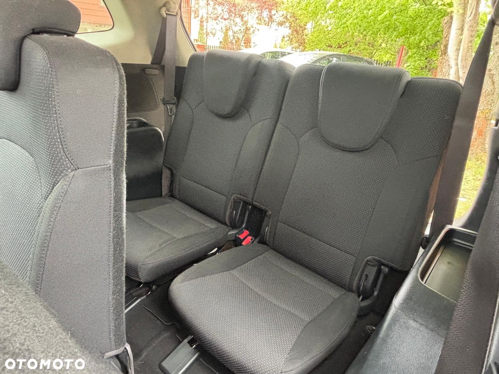 Kia Carens 1.7 CRDi M 7os EU6 - 32