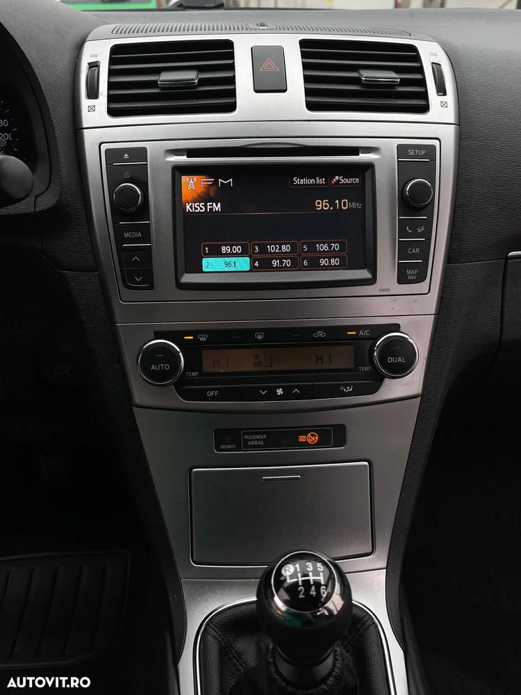 Toyota Avensis 2.2 D-4D Elegance - 3