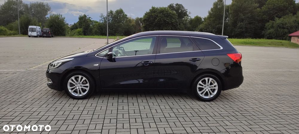 Kia Ceed 1.6 CRDi 136 ISG Dream-Team Edition - 8