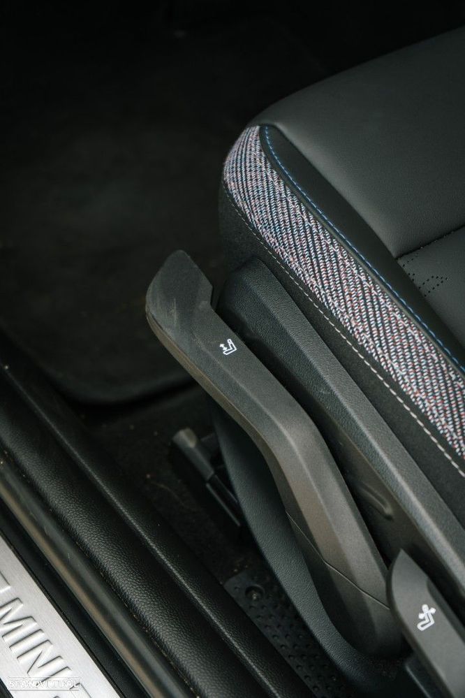 MINI 3 Portas Cooper C Essential - 16