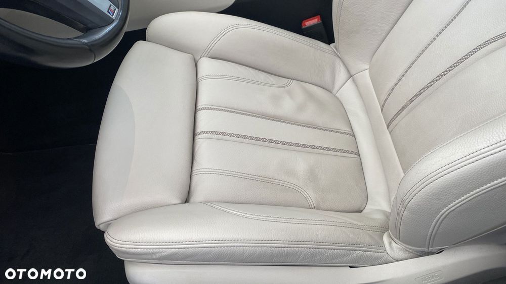 BMW Seria 5 530e xDrive - 18