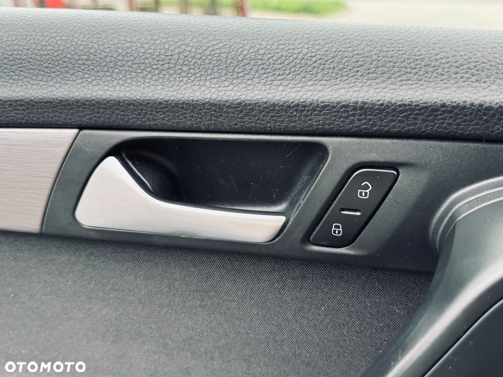 Volkswagen Passat Variant 1.4 TSI DSG BlueMotion Technology Exclusive - 36